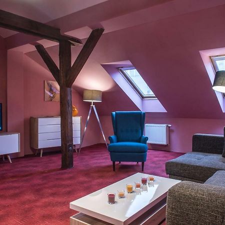 Spacious And Quiet Attic Flat In Centre Prag Exteriör bild